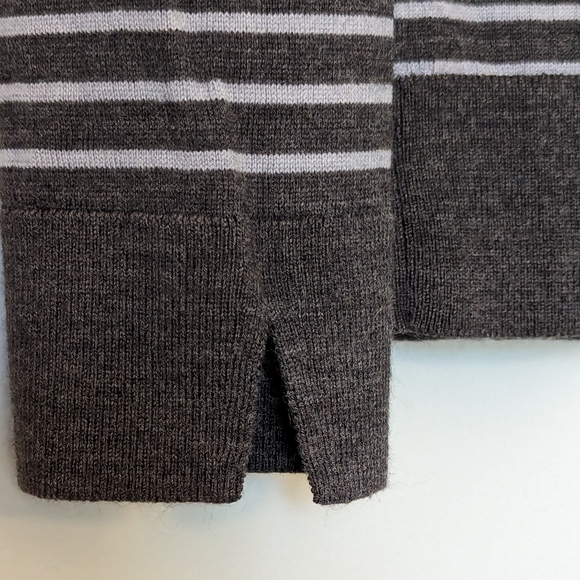 Banana Republic Gray Striped Sweater - Picture 4 of 5